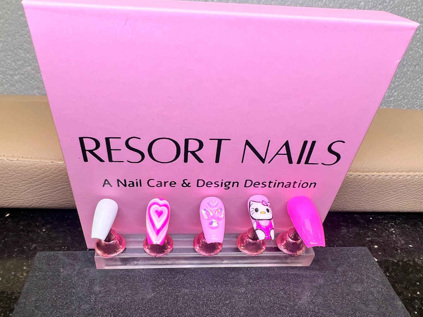 Hello Kitty V-Day